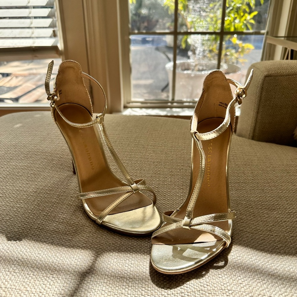 Chinese Laundry super cute and sparkly gold strappy heels